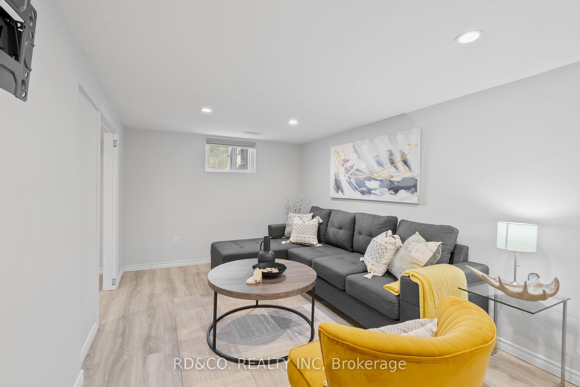 Photo 24 of 42 Tiago Avenue, Toronto, O'Connor-Parkview — HOMEH