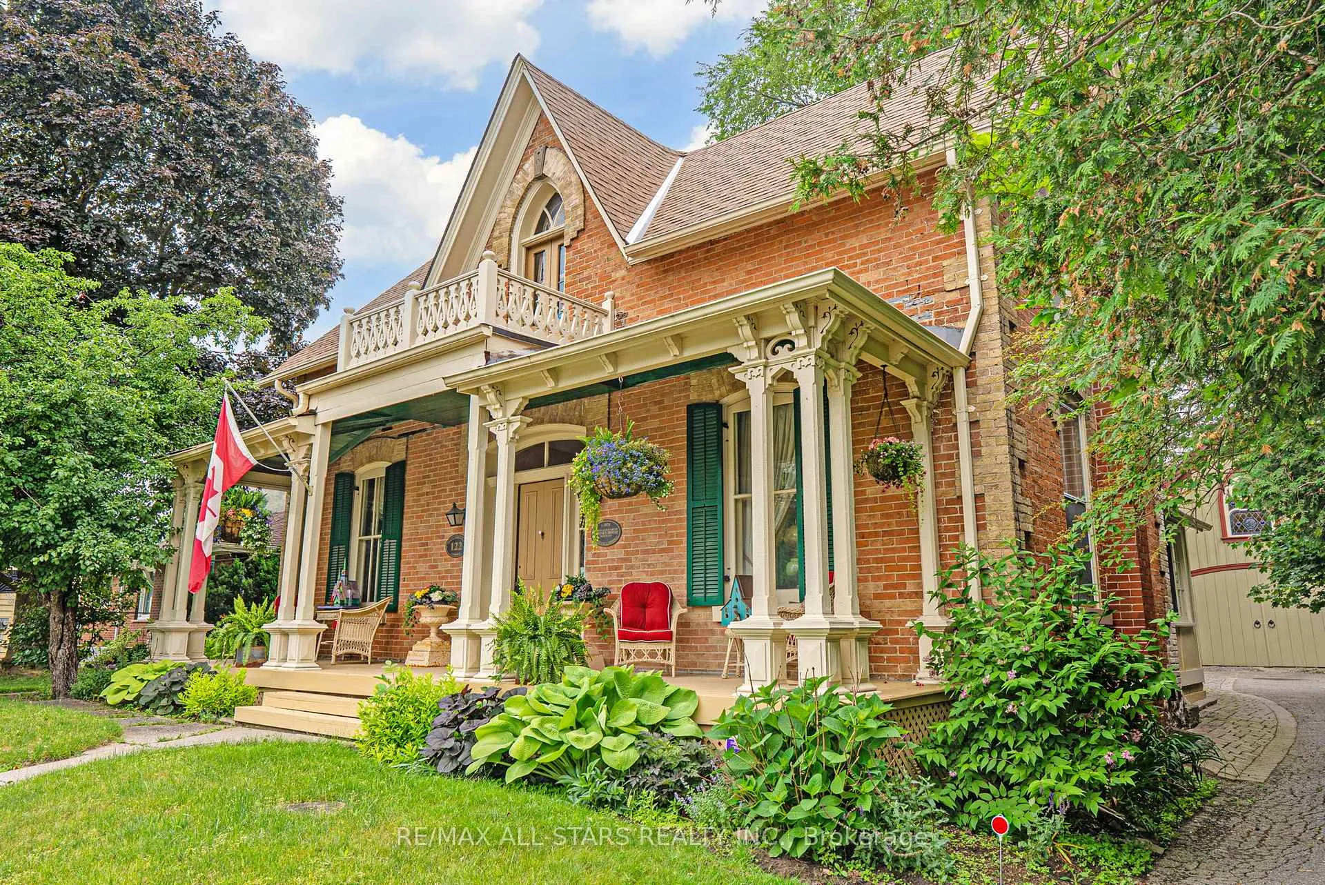 Photo 3 of 122 Brock Street E, Uxbridge — HOMEH