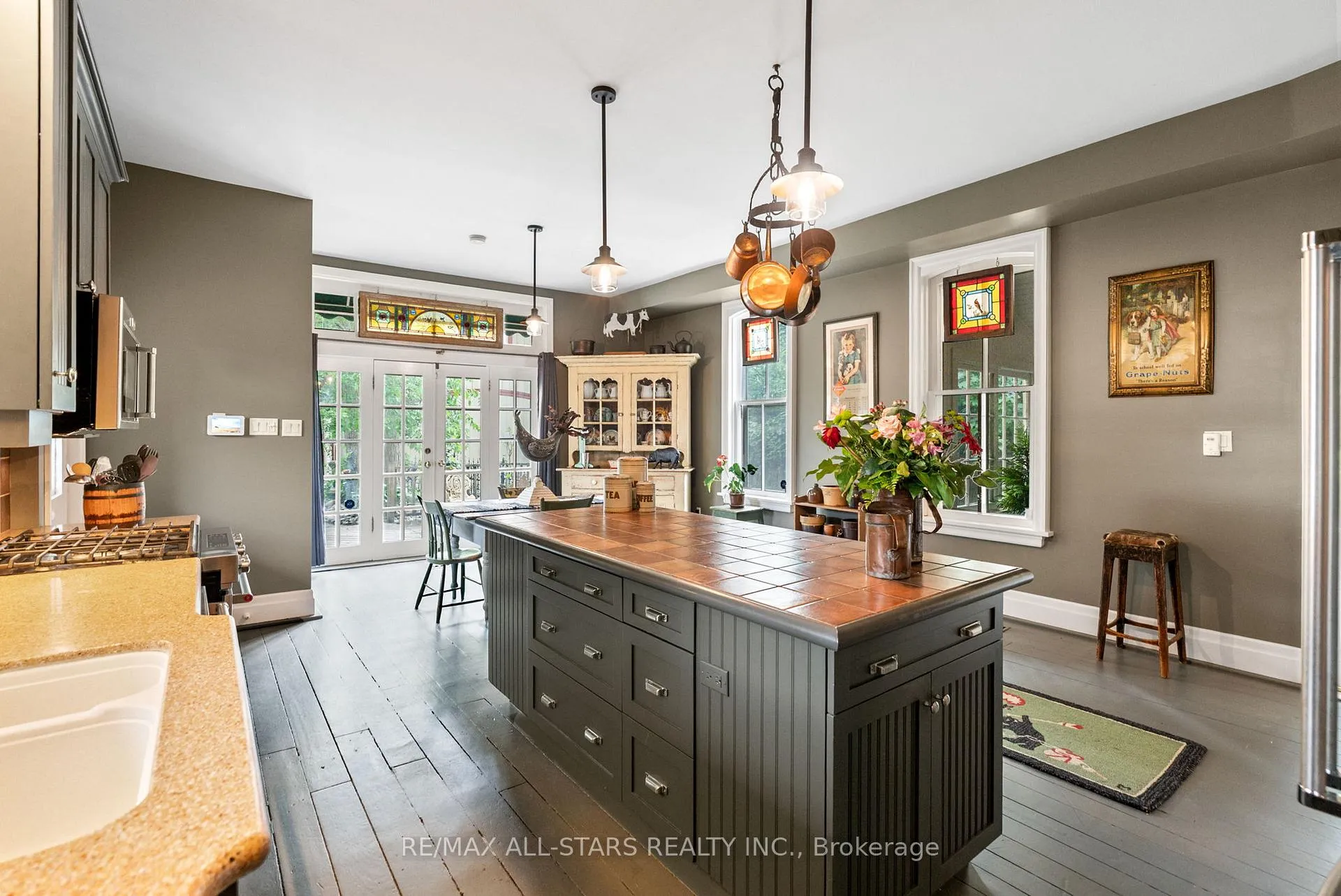 Photo 6 of 122 Brock Street E, Uxbridge — HOMEH