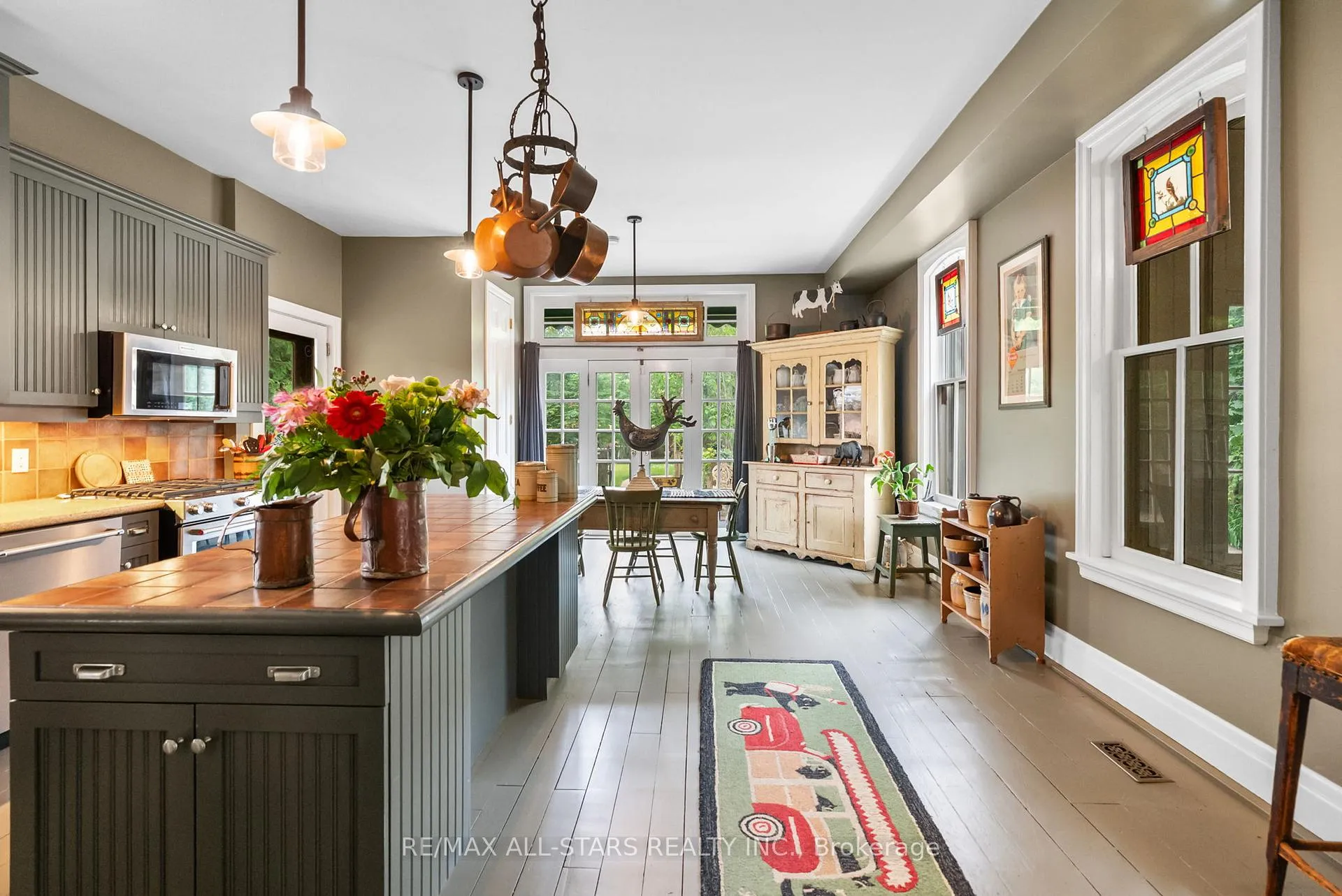 Photo 7 of 122 Brock Street E, Uxbridge — HOMEH