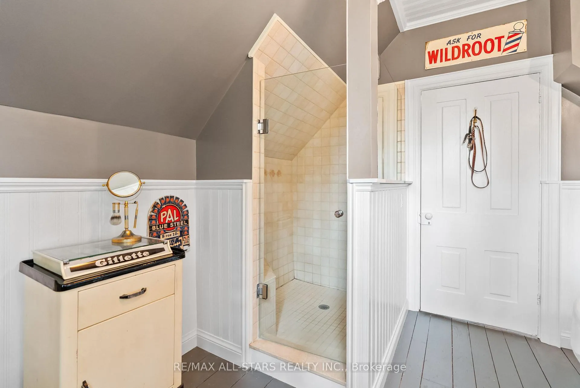 Photo 24 of 122 Brock Street E, Uxbridge — HOMEH