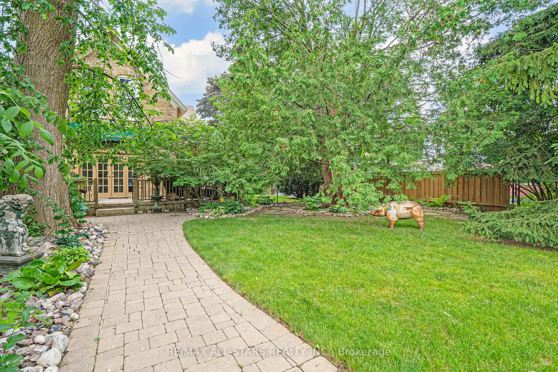Photo 41 of 122 Brock Street E, Uxbridge — HOMEH