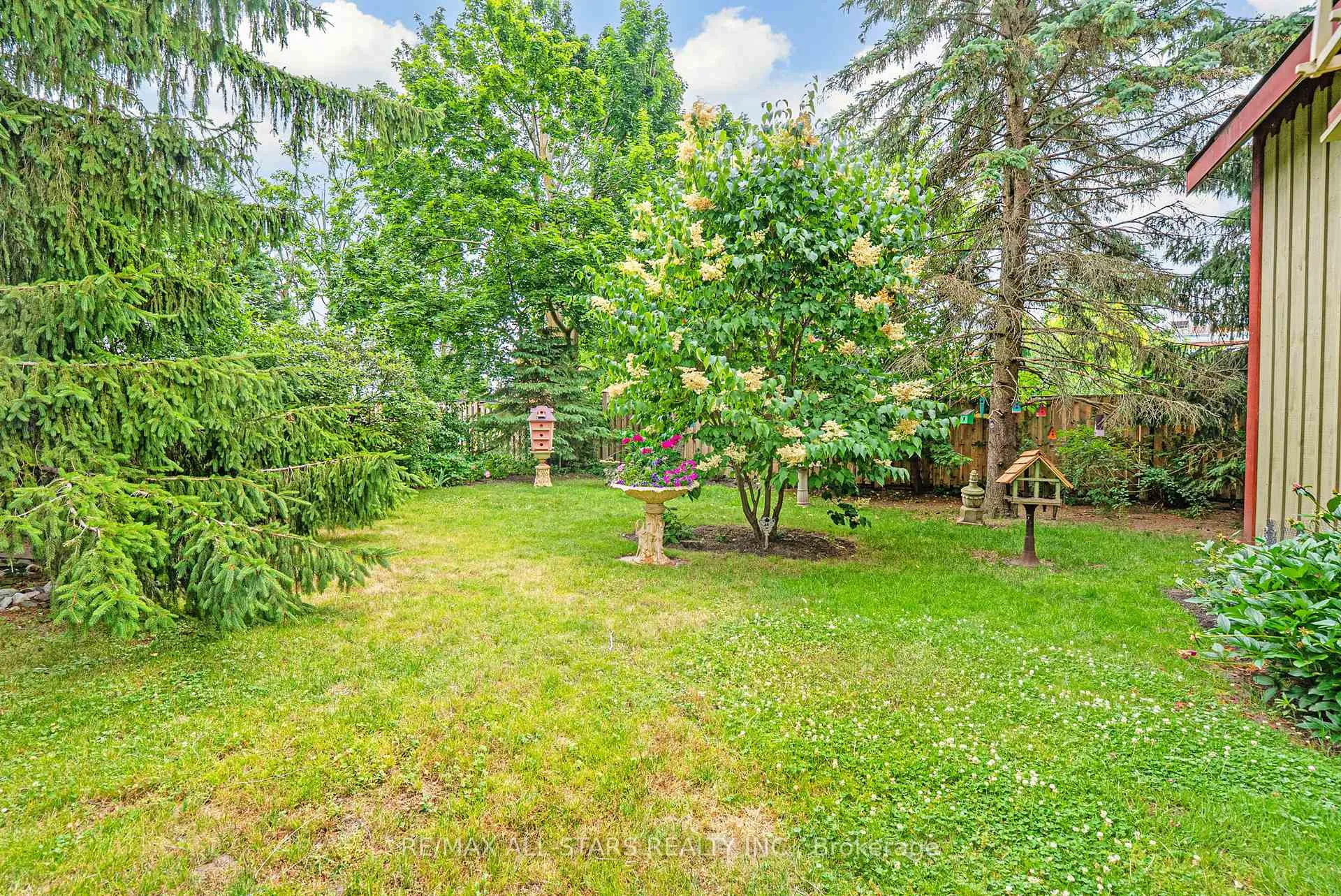 Photo 42 of 122 Brock Street E, Uxbridge — HOMEH