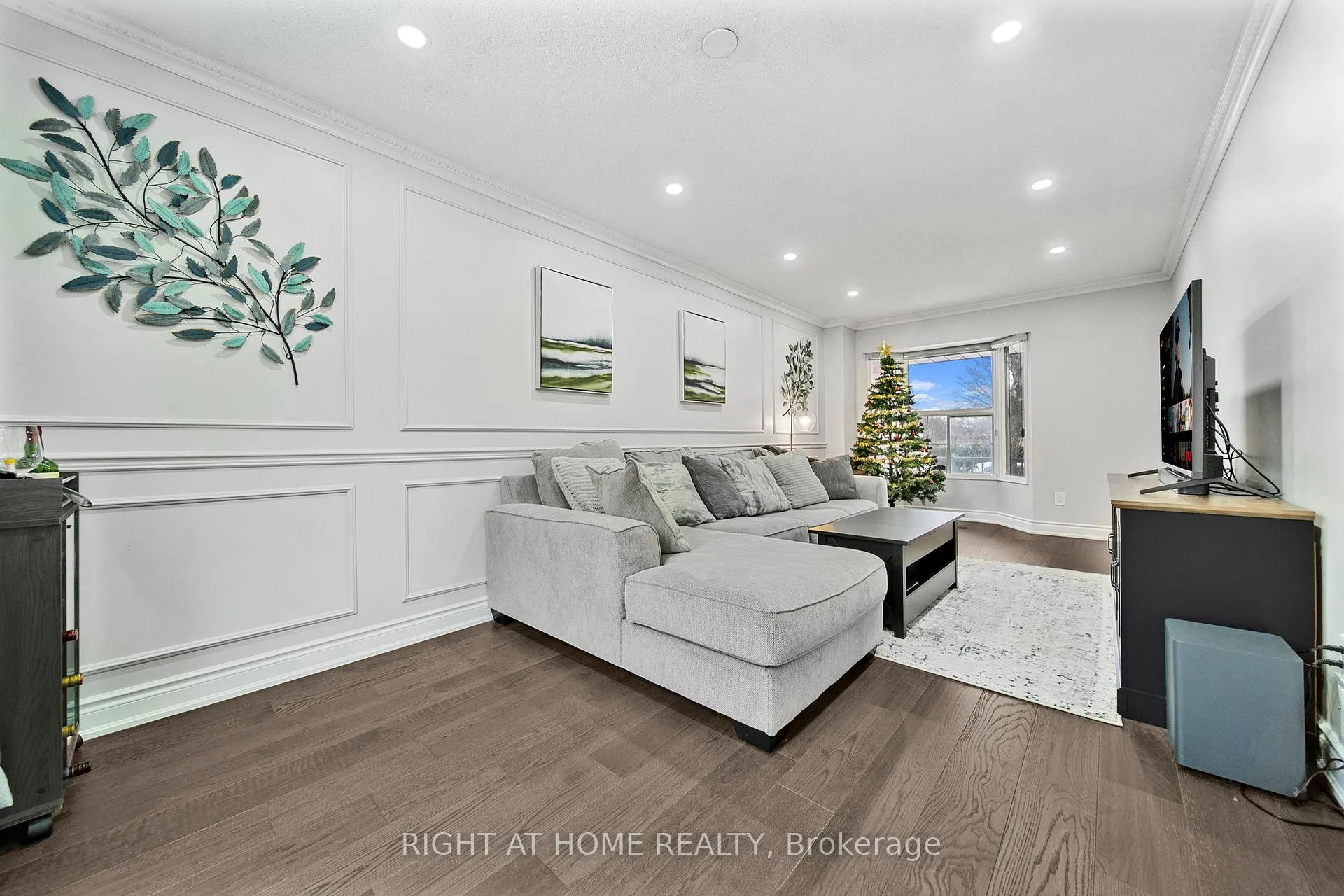 Photo 5 of 44 Forrester Drive, Brampton, Fletcher's West — HOMEH