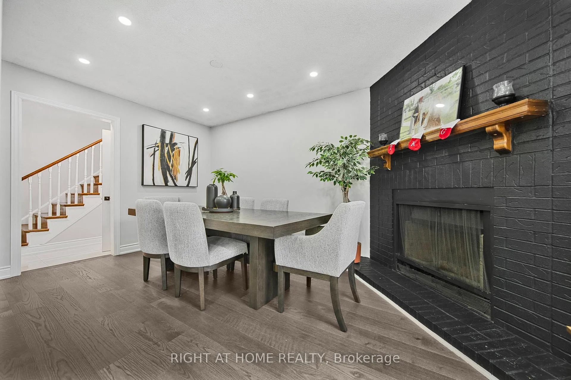 Photo 6 of 44 Forrester Drive, Brampton, Fletcher's West — HOMEH