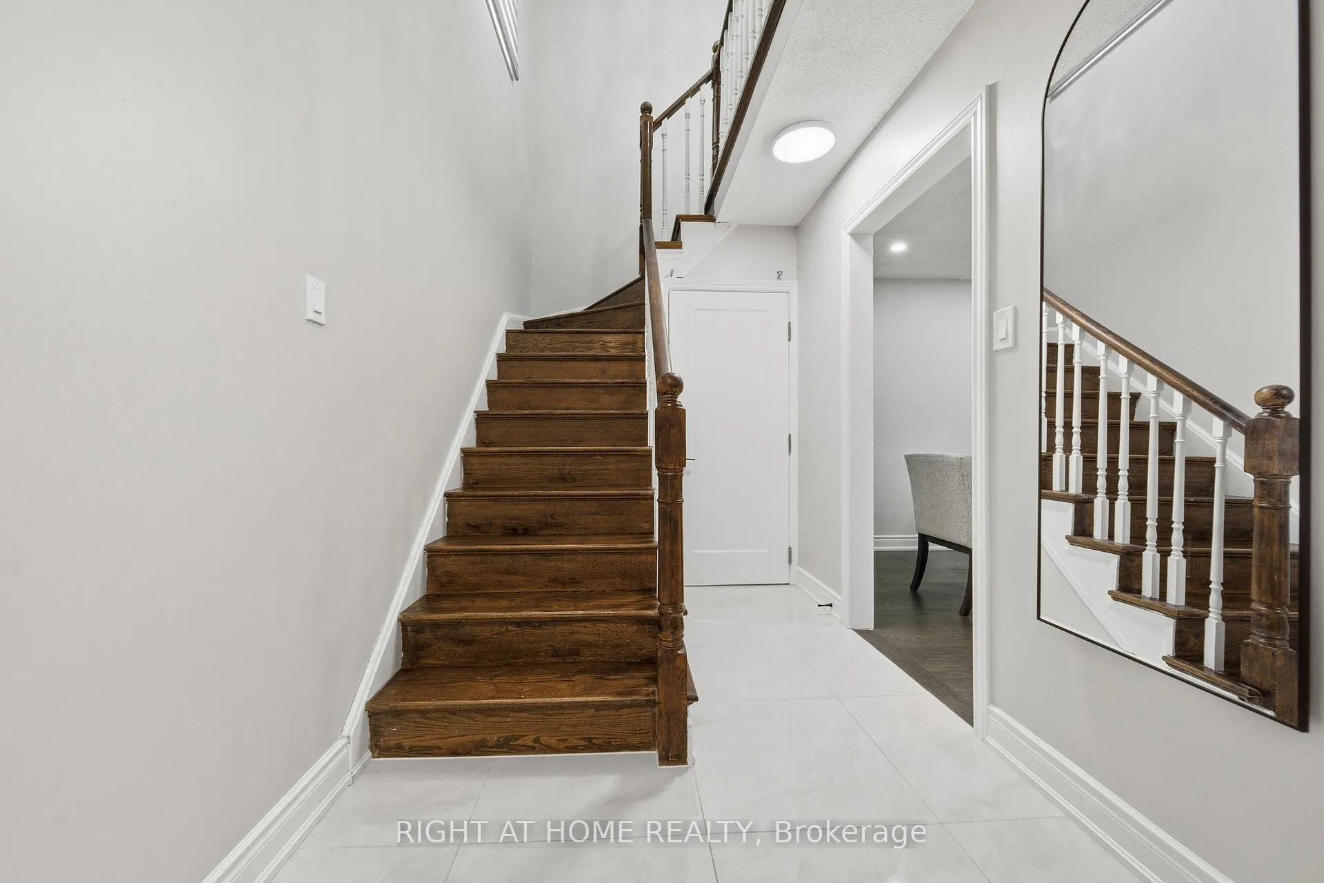 Photo 12 of 44 Forrester Drive, Brampton, Fletcher's West — HOMEH