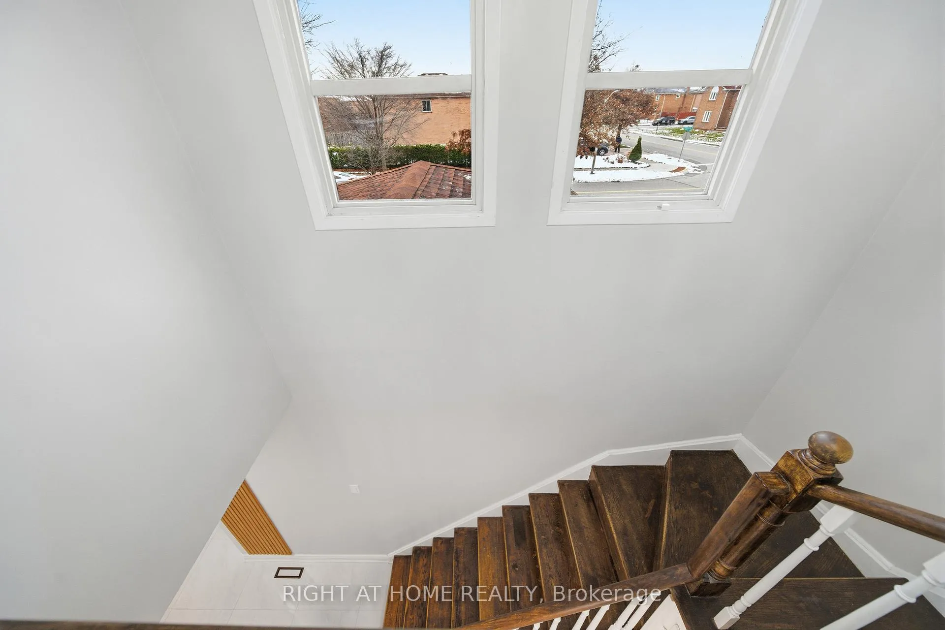 Photo 21 of 44 Forrester Drive, Brampton, Fletcher's West — HOMEH