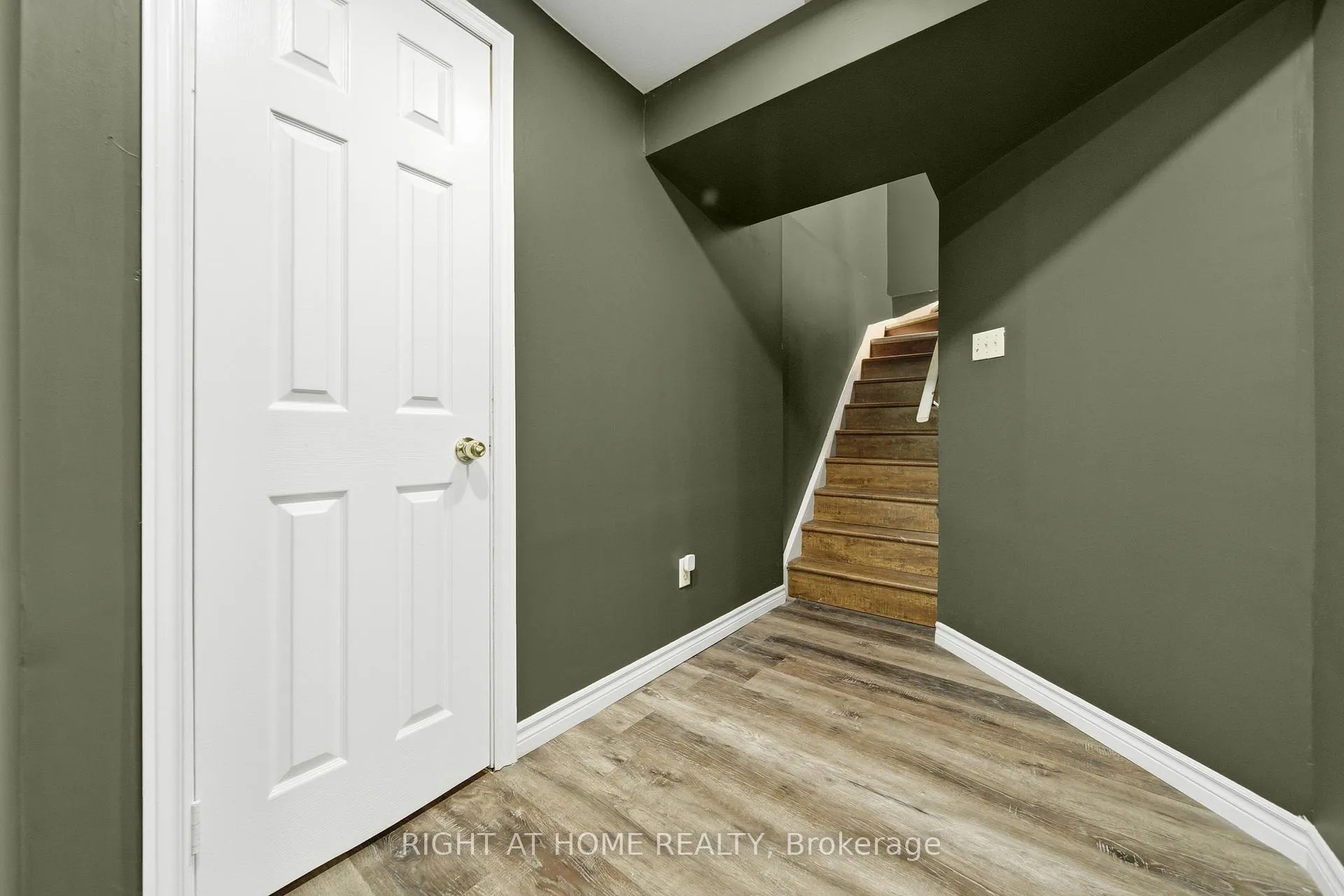 Photo 22 of 44 Forrester Drive, Brampton, Fletcher's West — HOMEH