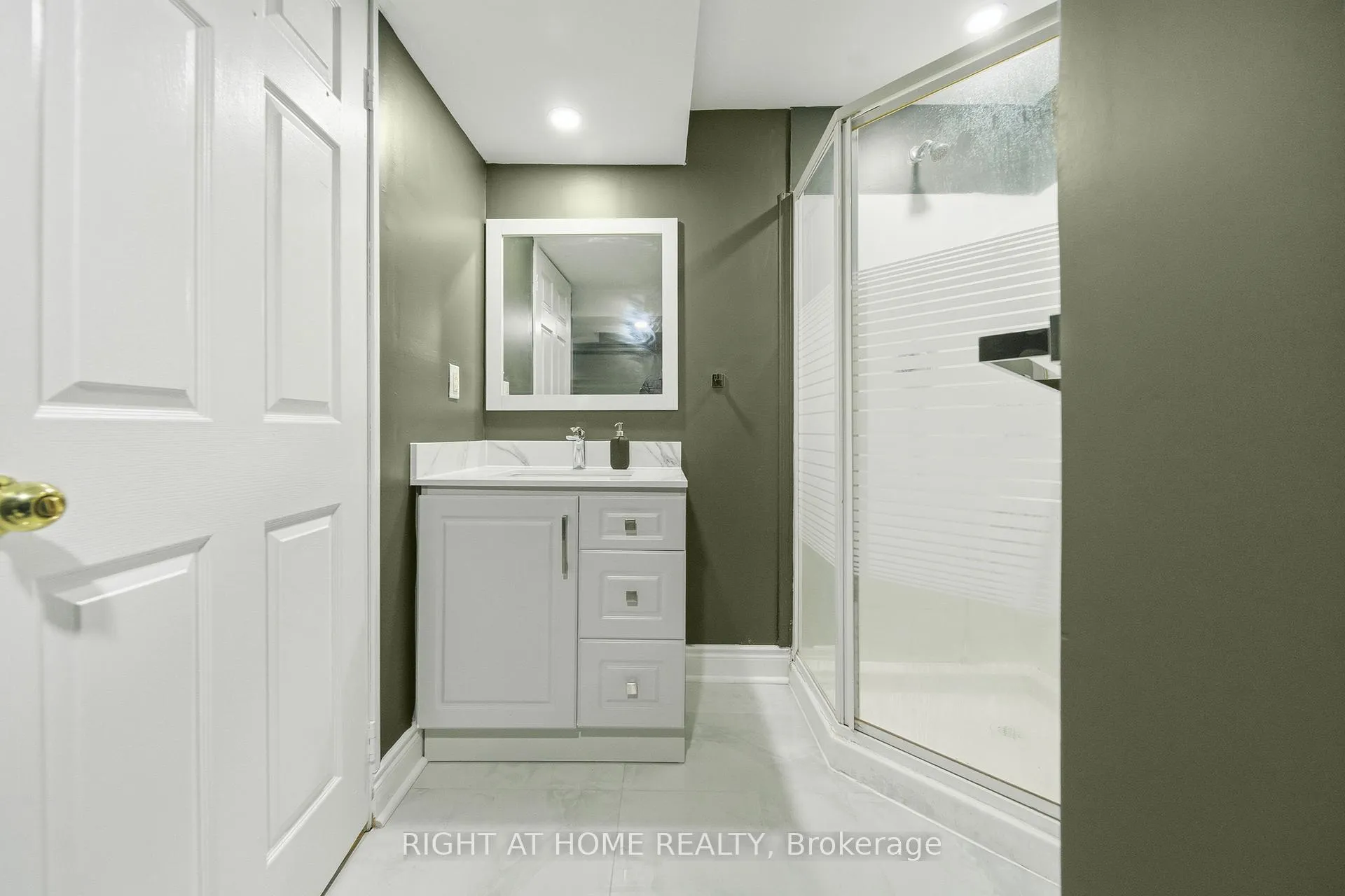 Photo 27 of 44 Forrester Drive, Brampton, Fletcher's West — HOMEH