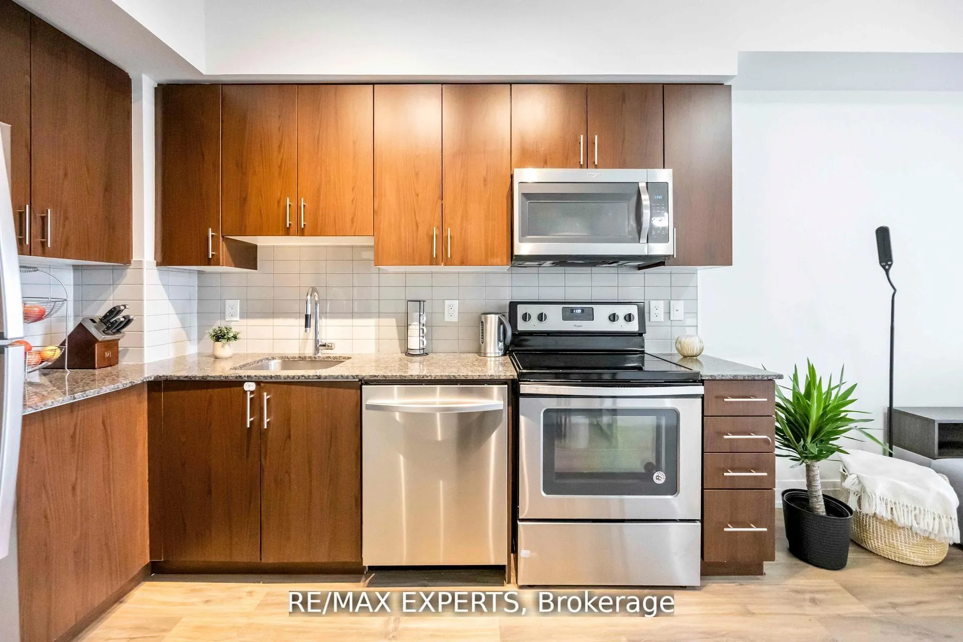 Photo 20 of Unit 801, 3700 Highway 7, Vaughan, Vaughan Corporate Centre — HOMEH