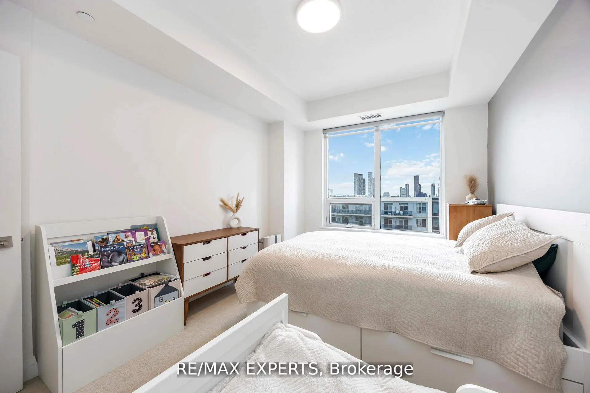 Photo 33 of Unit 801, 3700 Highway 7, Vaughan, Vaughan Corporate Centre — HOMEH