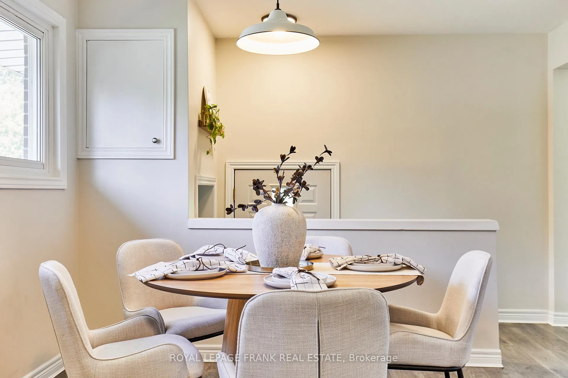 Photo 13 of 432 Park Road N, Oshawa, McLaughlin — HOMEH