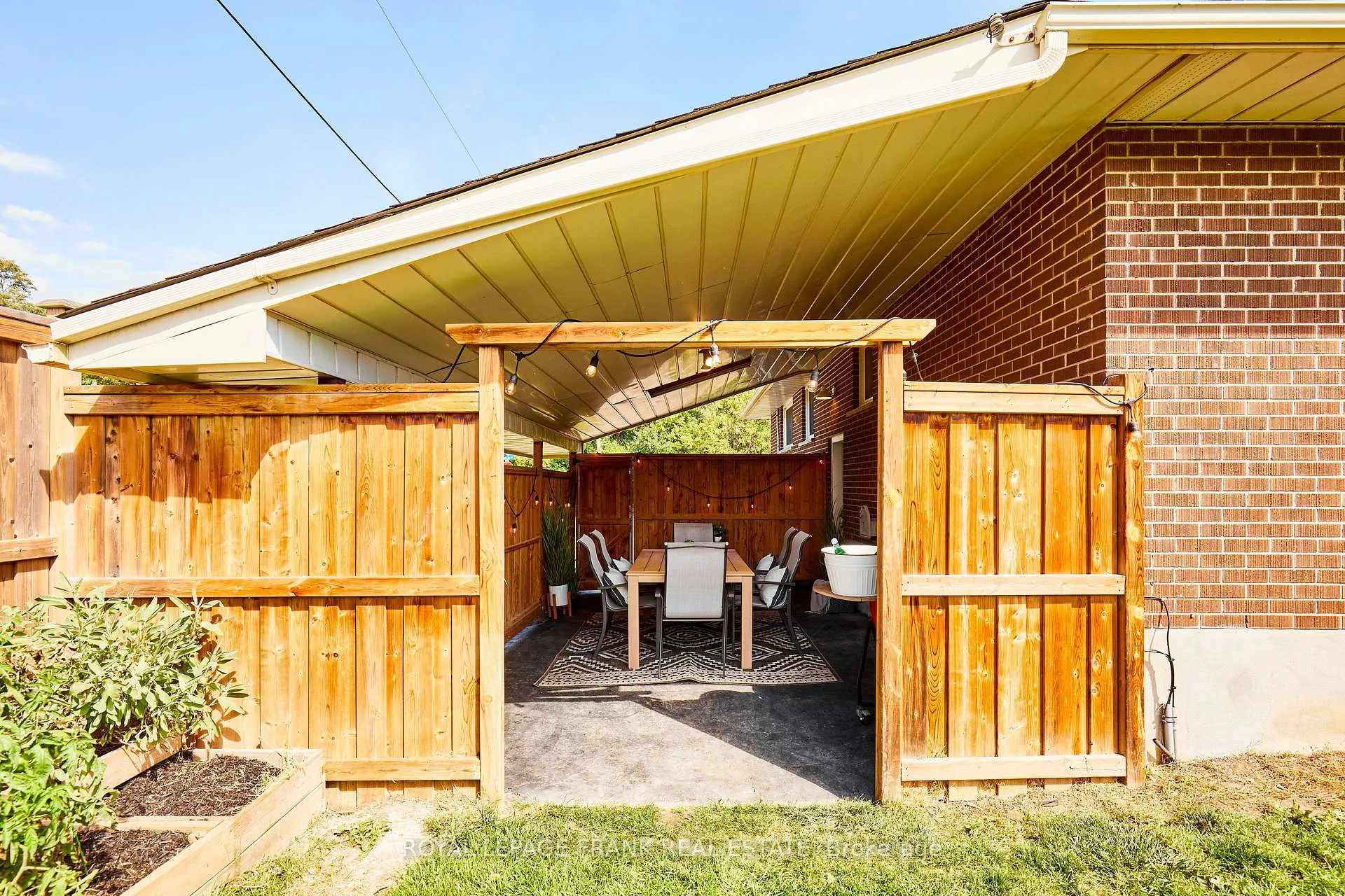 Photo 35 of 432 Park Road N, Oshawa, McLaughlin — HOMEH