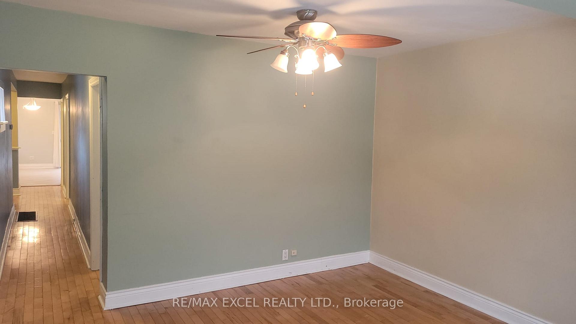 Photo 4 of 202 King Edward Avenue, Toronto, Woodbine-Lumsden — HOMEH
