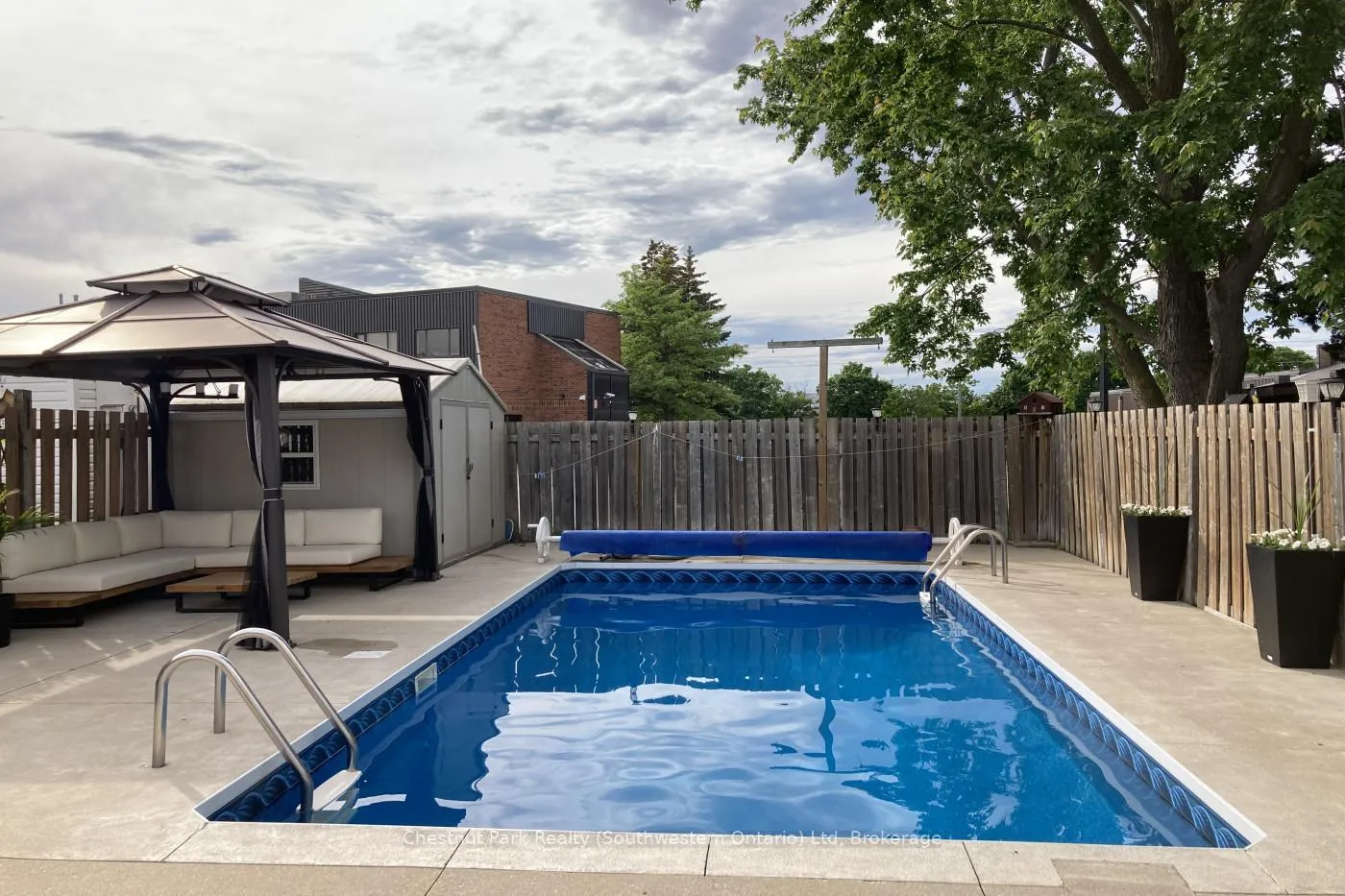 Photo 4 of 113 Sanderson Drive, Guelph, Willow West/Sugarbush/West Acres — HOMEH