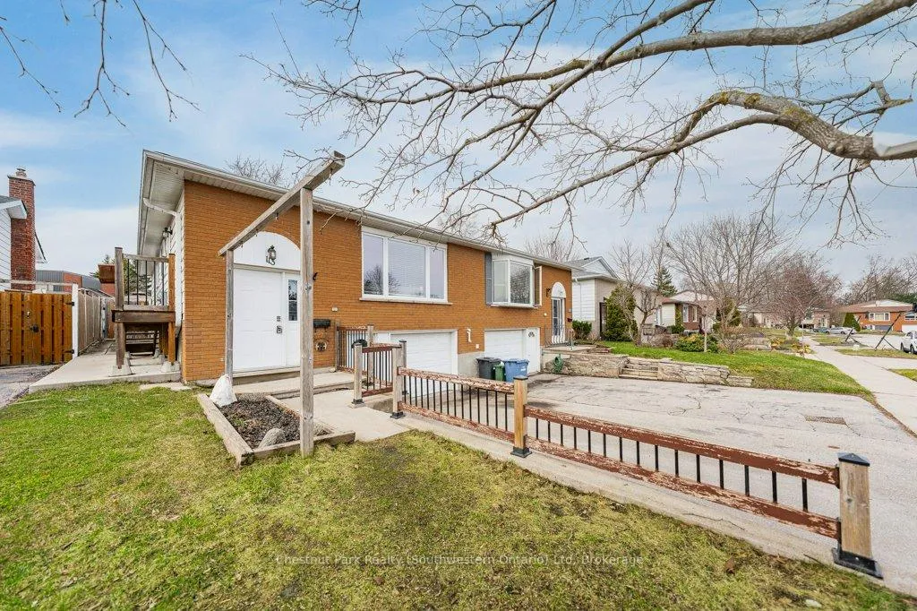 Photo 8 of 113 Sanderson Drive, Guelph, Willow West/Sugarbush/West Acres — HOMEH
