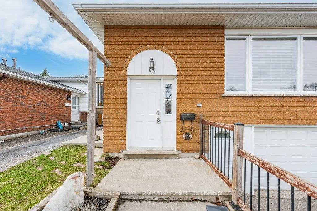 Photo 9 of 113 Sanderson Drive, Guelph, Willow West/Sugarbush/West Acres — HOMEH