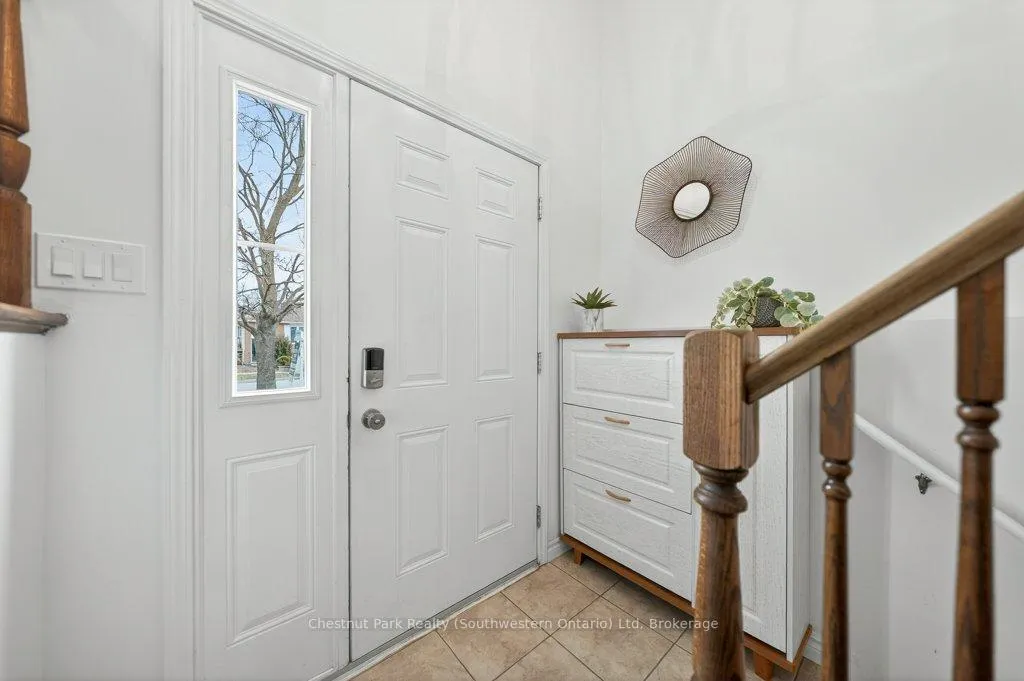 Photo 10 of 113 Sanderson Drive, Guelph, Willow West/Sugarbush/West Acres — HOMEH