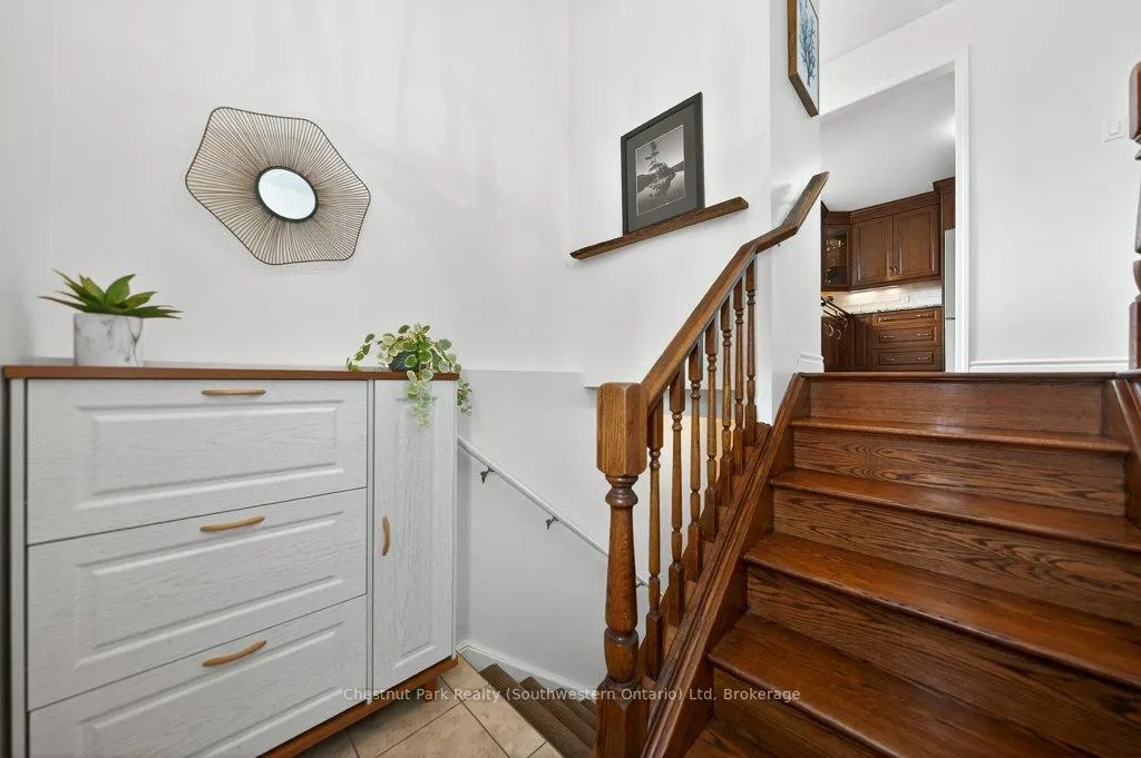 Photo 11 of 113 Sanderson Drive, Guelph, Willow West/Sugarbush/West Acres — HOMEH