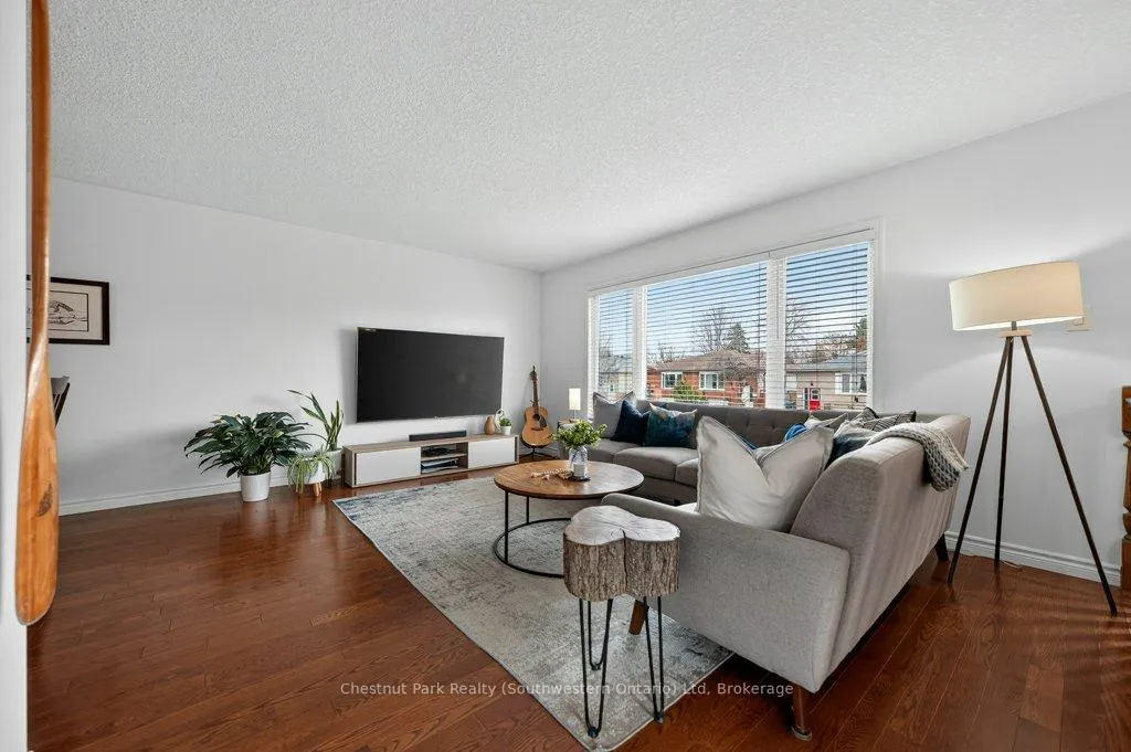 Photo 13 of 113 Sanderson Drive, Guelph, Willow West/Sugarbush/West Acres — HOMEH