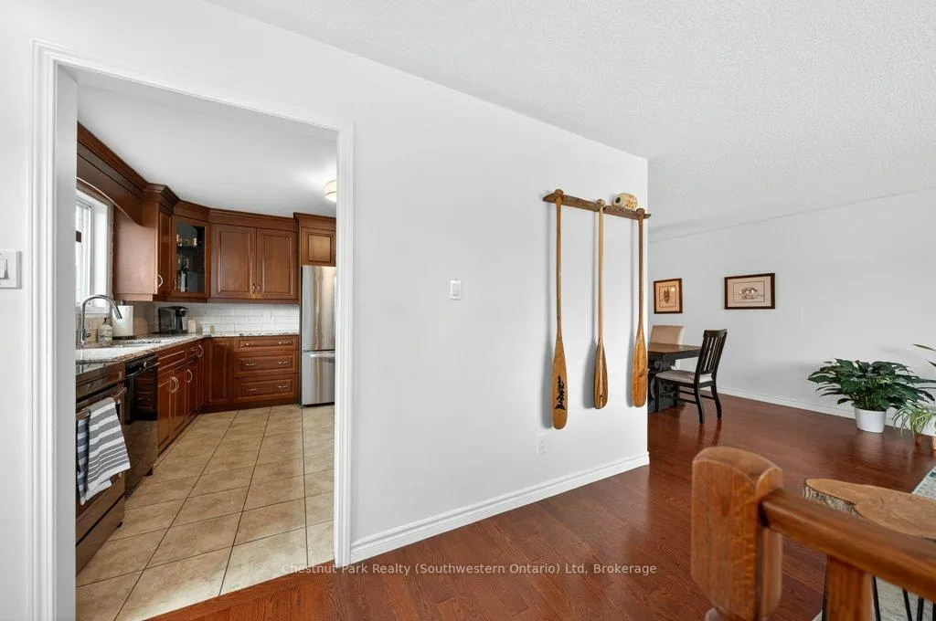 Photo 17 of 113 Sanderson Drive, Guelph, Willow West/Sugarbush/West Acres — HOMEH