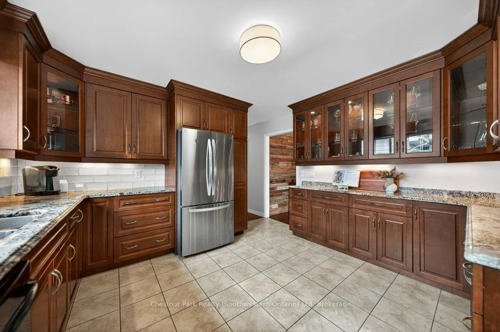 Photo 18 of 113 Sanderson Drive, Guelph, Willow West/Sugarbush/West Acres — HOMEH