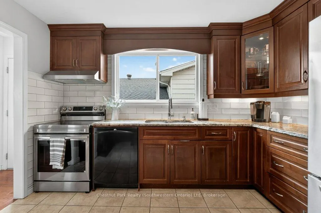 Photo 20 of 113 Sanderson Drive, Guelph, Willow West/Sugarbush/West Acres — HOMEH