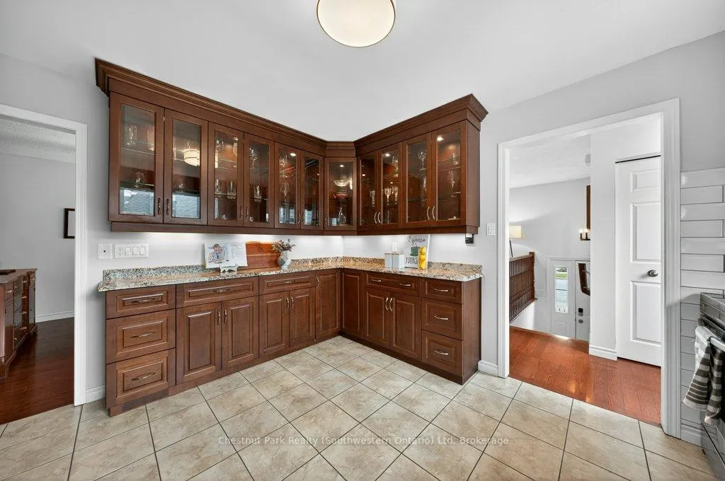 Photo 22 of 113 Sanderson Drive, Guelph, Willow West/Sugarbush/West Acres — HOMEH