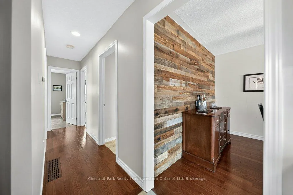 Photo 23 of 113 Sanderson Drive, Guelph, Willow West/Sugarbush/West Acres — HOMEH