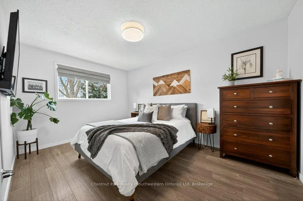 Photo 24 of 113 Sanderson Drive, Guelph, Willow West/Sugarbush/West Acres — HOMEH