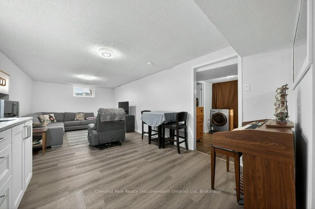 Photo 36 of 113 Sanderson Drive, Guelph, Willow West/Sugarbush/West Acres — HOMEH