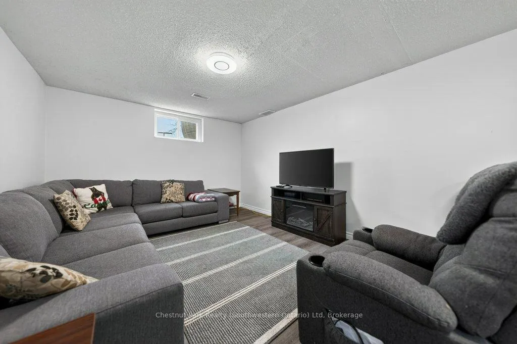 Photo 37 of 113 Sanderson Drive, Guelph, Willow West/Sugarbush/West Acres — HOMEH