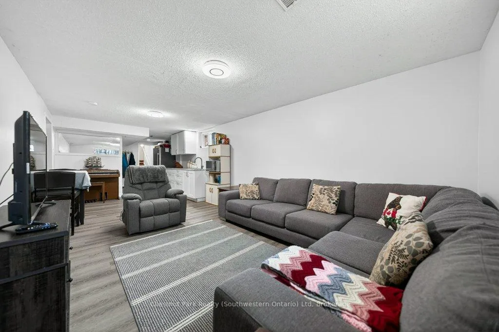 Photo 38 of 113 Sanderson Drive, Guelph, Willow West/Sugarbush/West Acres — HOMEH