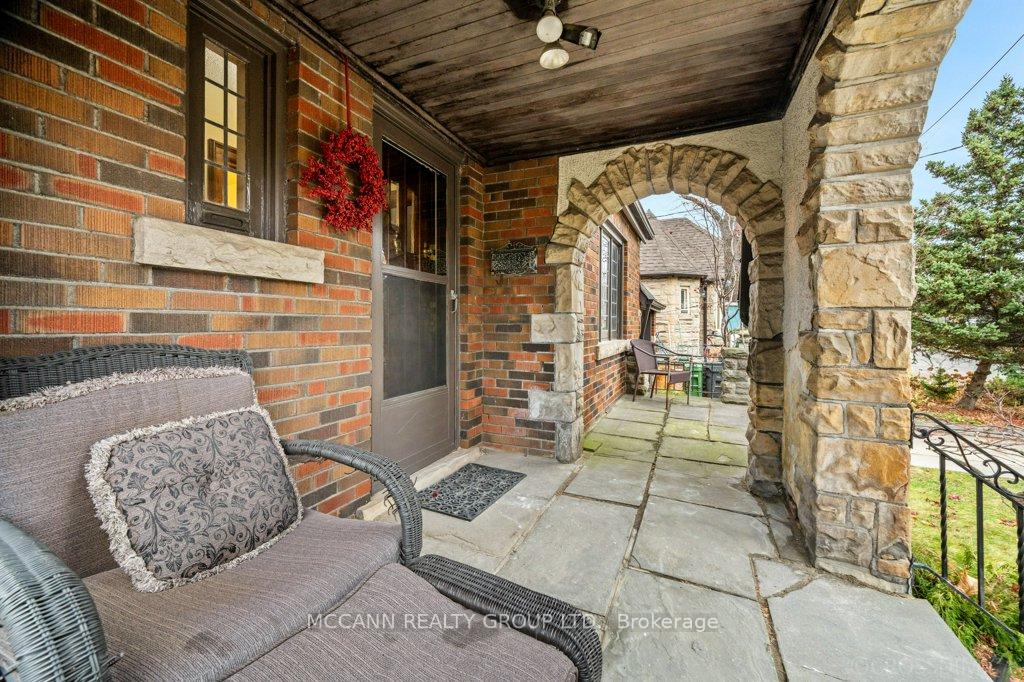 Photo 4 of 4 Four Oaks Gate, Toronto, East York — HOMEH
