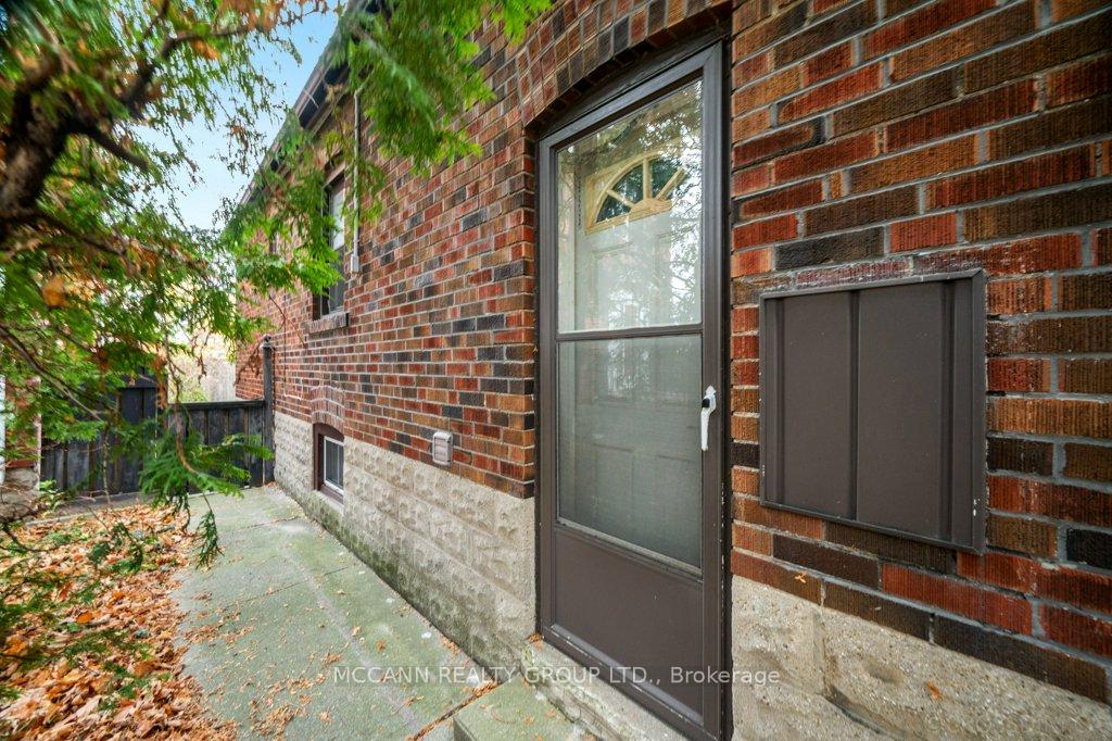 Photo 27 of 4 Four Oaks Gate, Toronto, East York — HOMEH