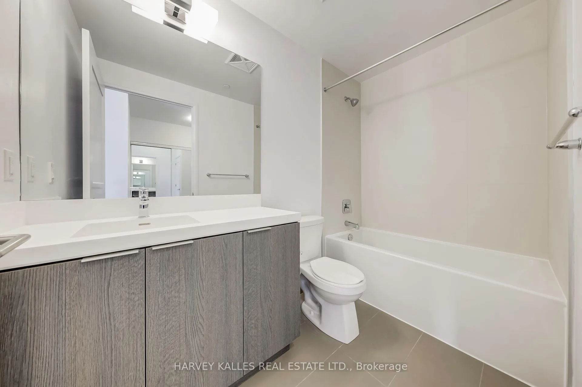 Photo 13 of Unit LPH03, 25 Holly Street, Toronto, Mount Pleasant West — HOMEH