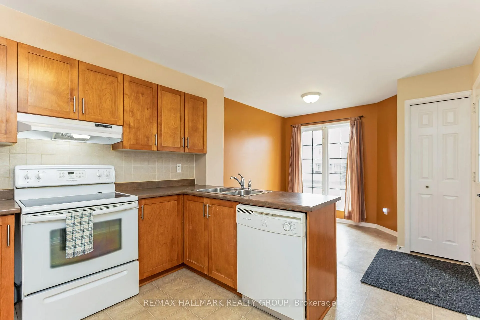 Photo 4 of 896 Longfields Drive, Ottawa, Barrhaven - Longfields — HOMEH