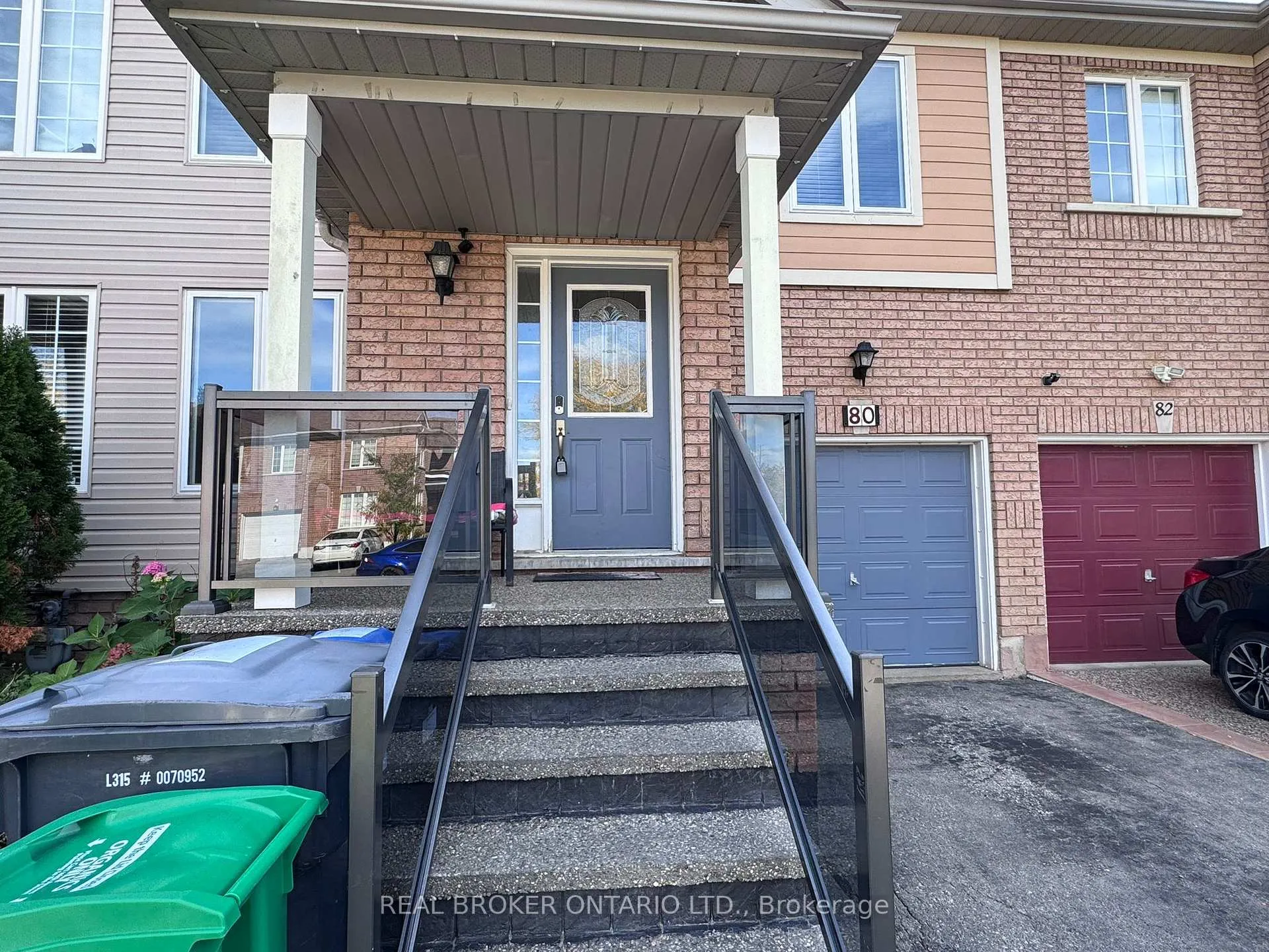 Photo 3 of Unit Main Unit, 80 Redfinch Way, Brampton, Fletcher's Meadow — HOMEH