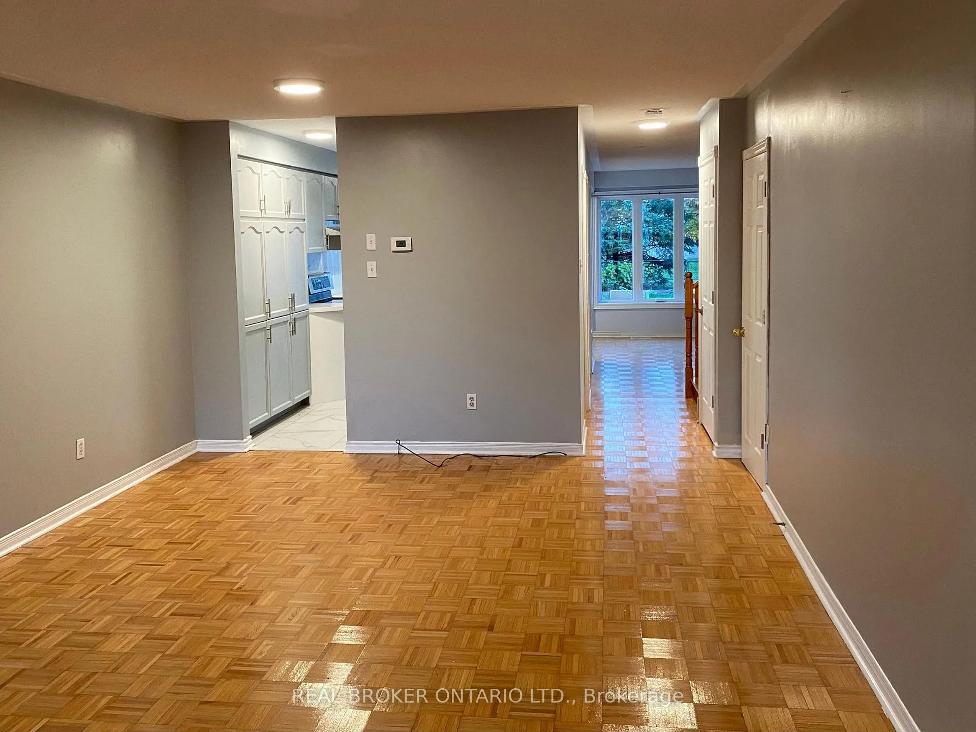 Photo 5 of Unit Main Unit, 80 Redfinch Way, Brampton, Fletcher's Meadow — HOMEH