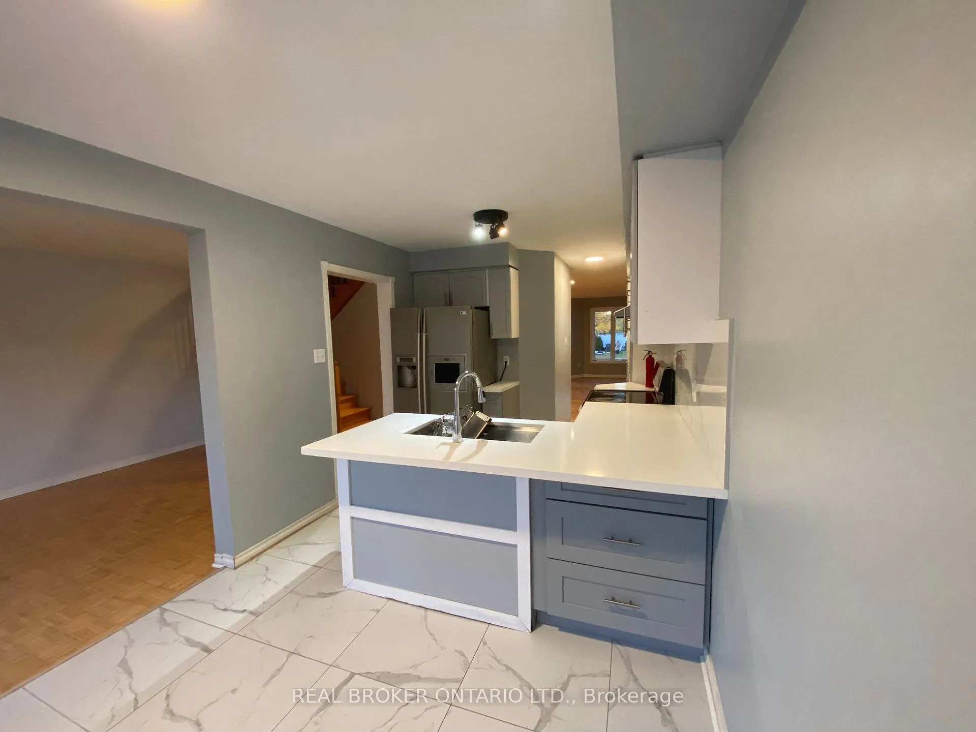 Photo 9 of Unit Main Unit, 80 Redfinch Way, Brampton, Fletcher's Meadow — HOMEH
