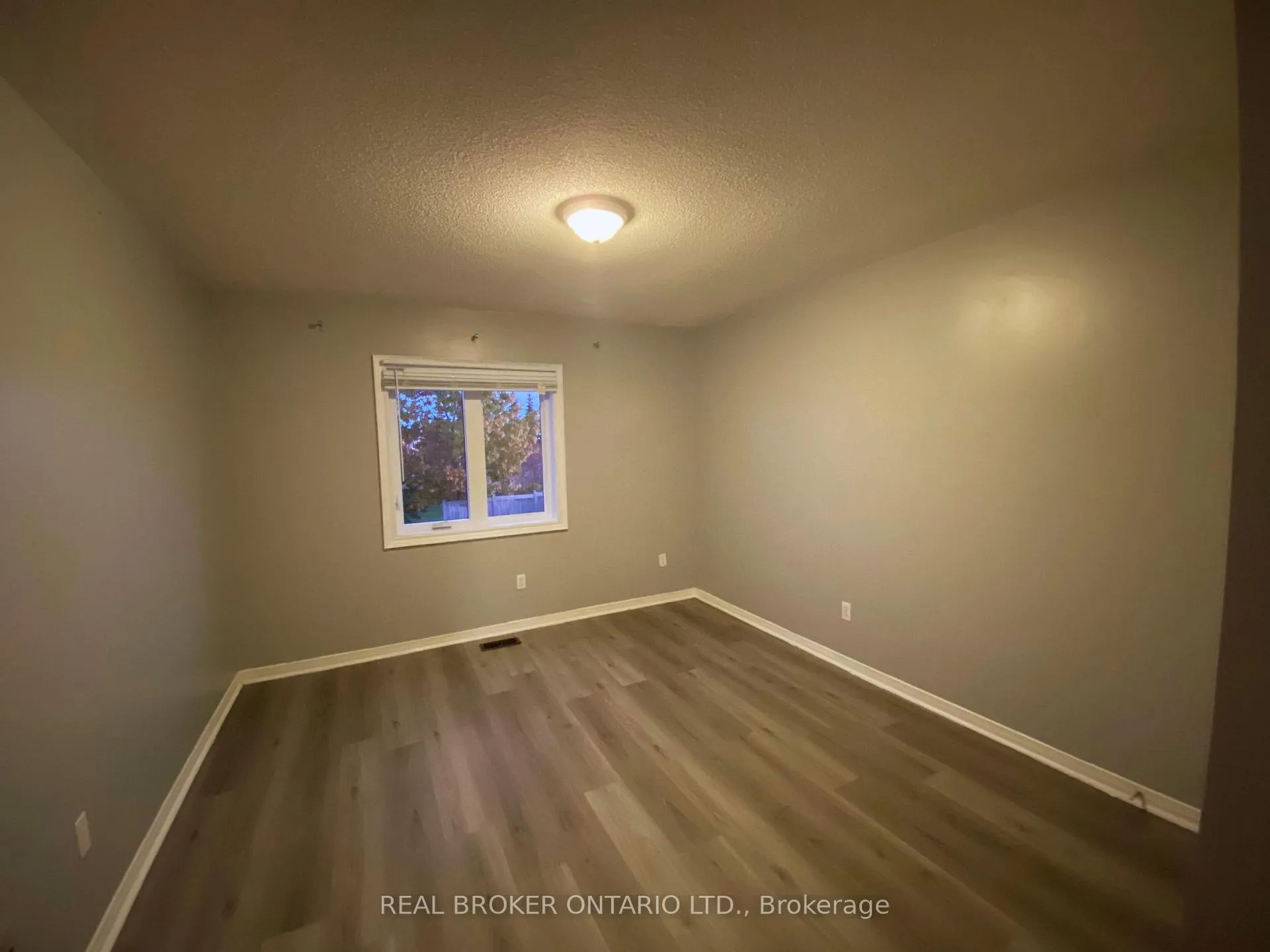 Photo 14 of Unit Main Unit, 80 Redfinch Way, Brampton, Fletcher's Meadow — HOMEH
