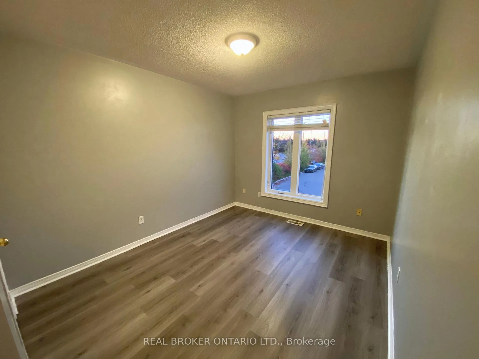 Photo 15 of Unit Main Unit, 80 Redfinch Way, Brampton, Fletcher's Meadow — HOMEH