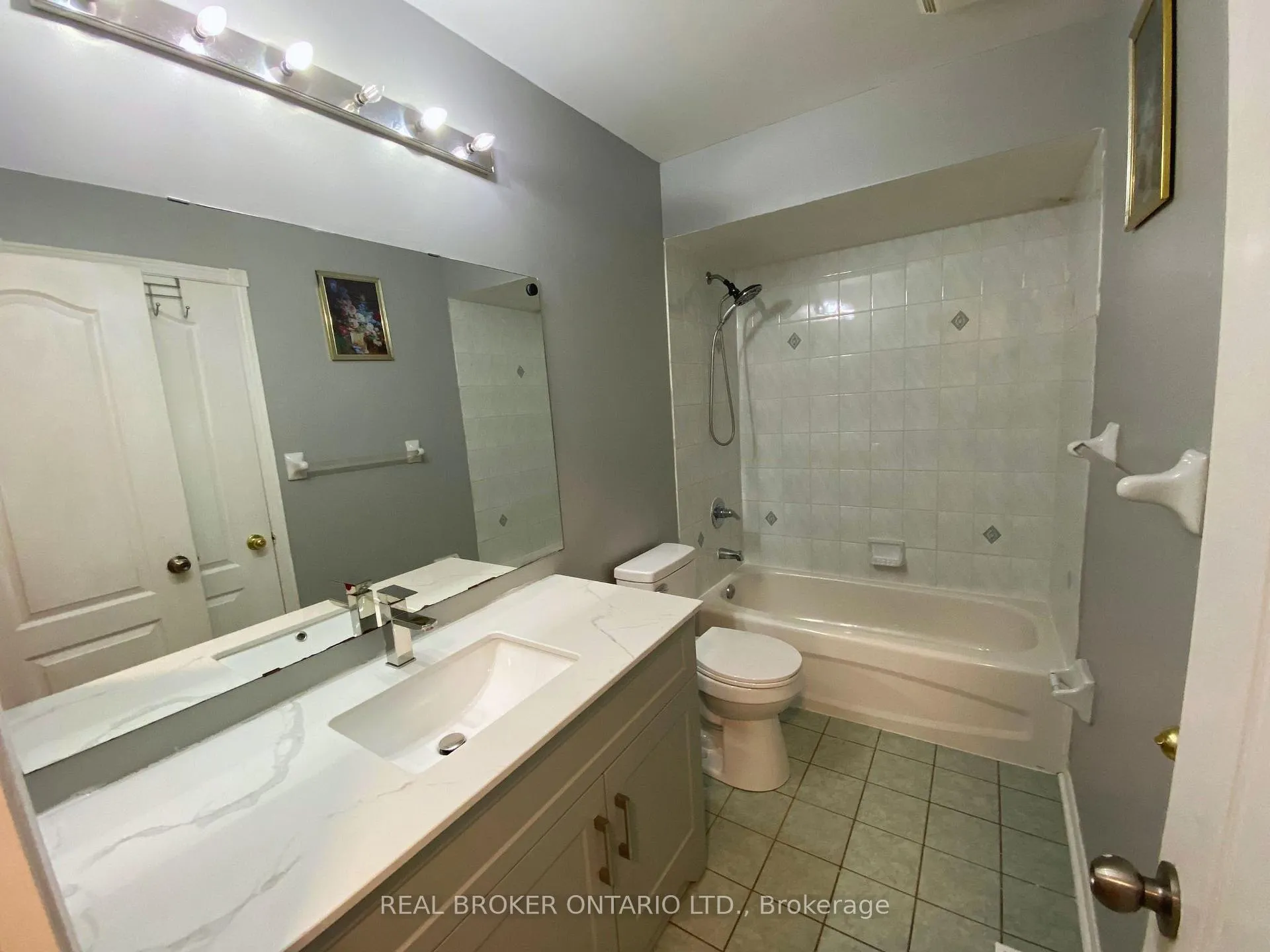 Photo 16 of Unit Main Unit, 80 Redfinch Way, Brampton, Fletcher's Meadow — HOMEH