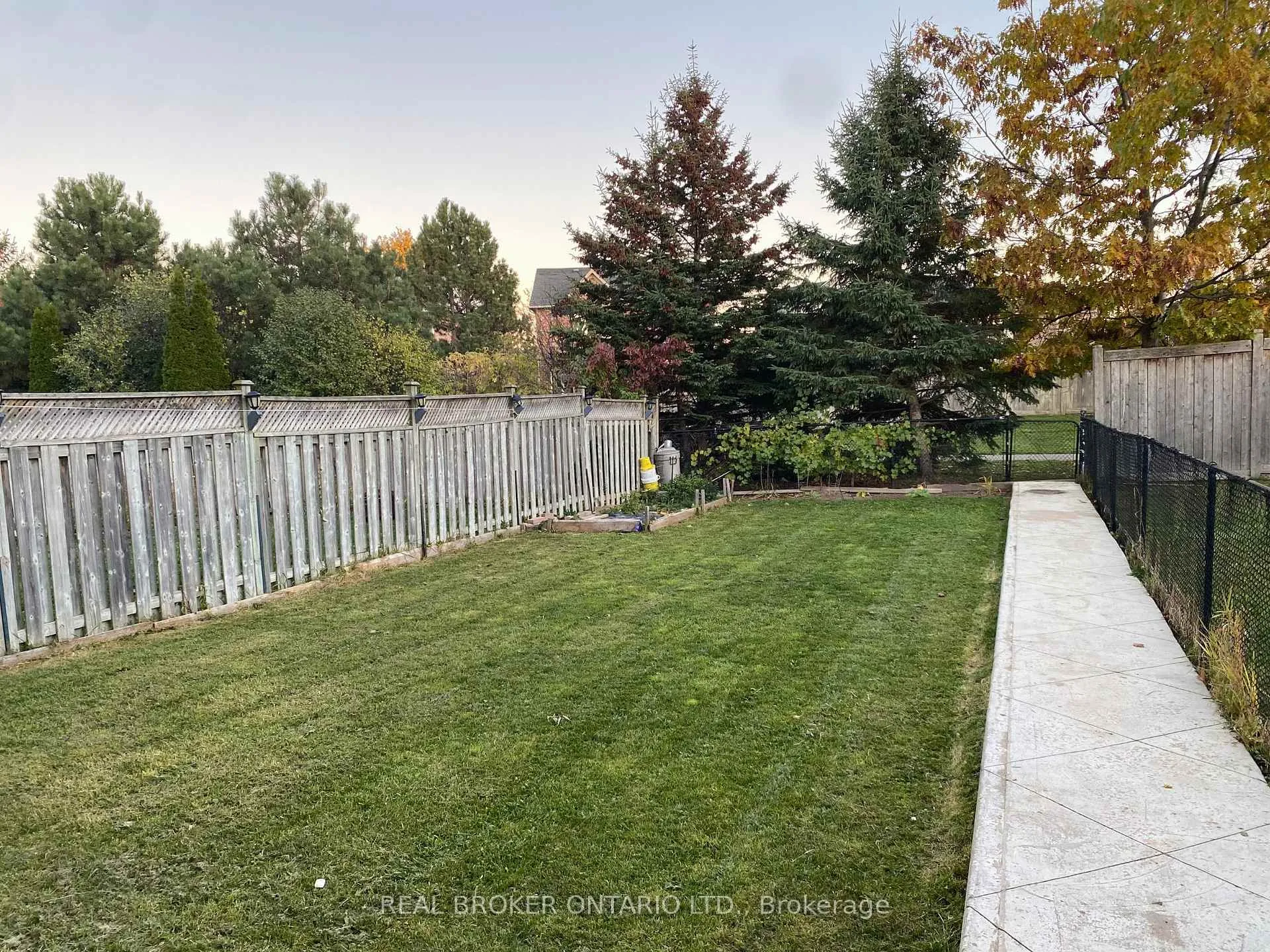 Photo 22 of Unit Main Unit, 80 Redfinch Way, Brampton, Fletcher's Meadow — HOMEH