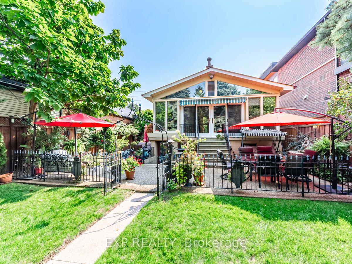 Photo 5 of 592 O'connor Drive, Toronto, East York — HOMEH