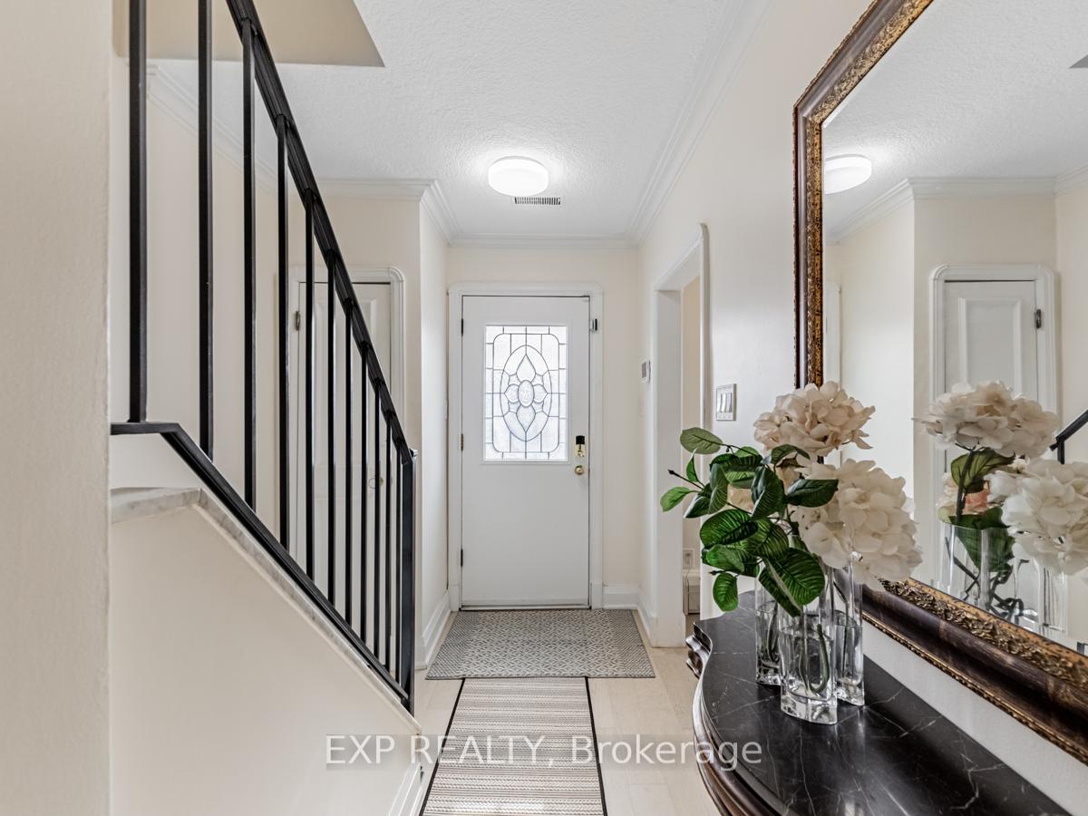 Photo 6 of 592 O'connor Drive, Toronto, East York — HOMEH