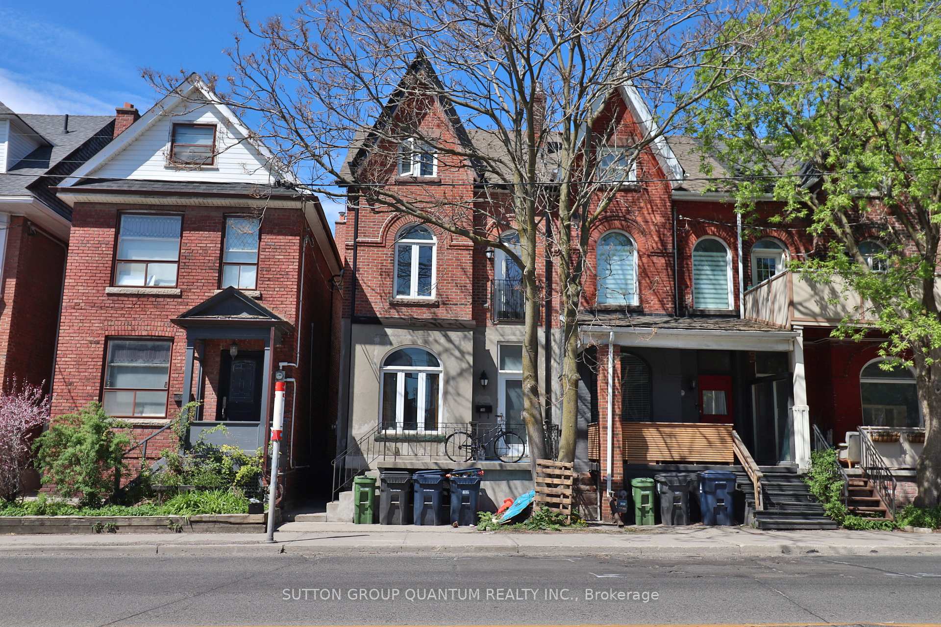 Front of Unit BSMT, 588 Ossington Avenue
