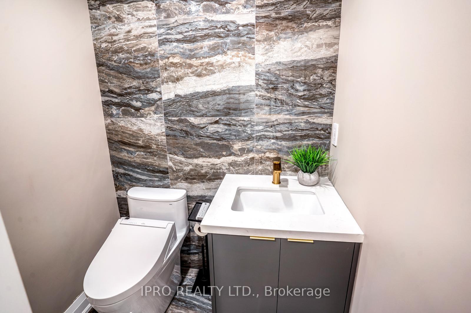 Photo 20 of 246 O'connor Drive, Toronto, East York — HOMEH