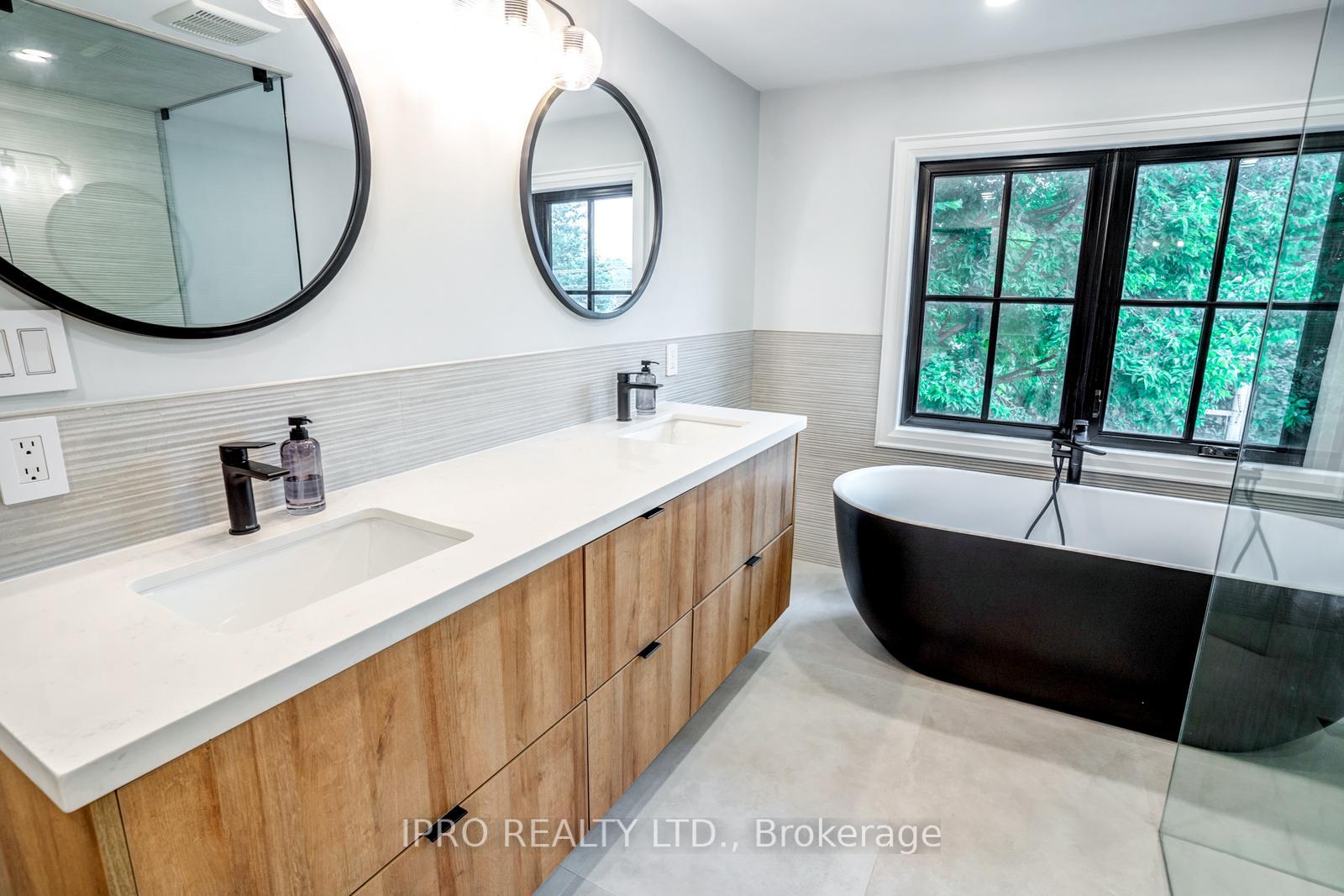 Photo 24 of 246 O'connor Drive, Toronto, East York — HOMEH