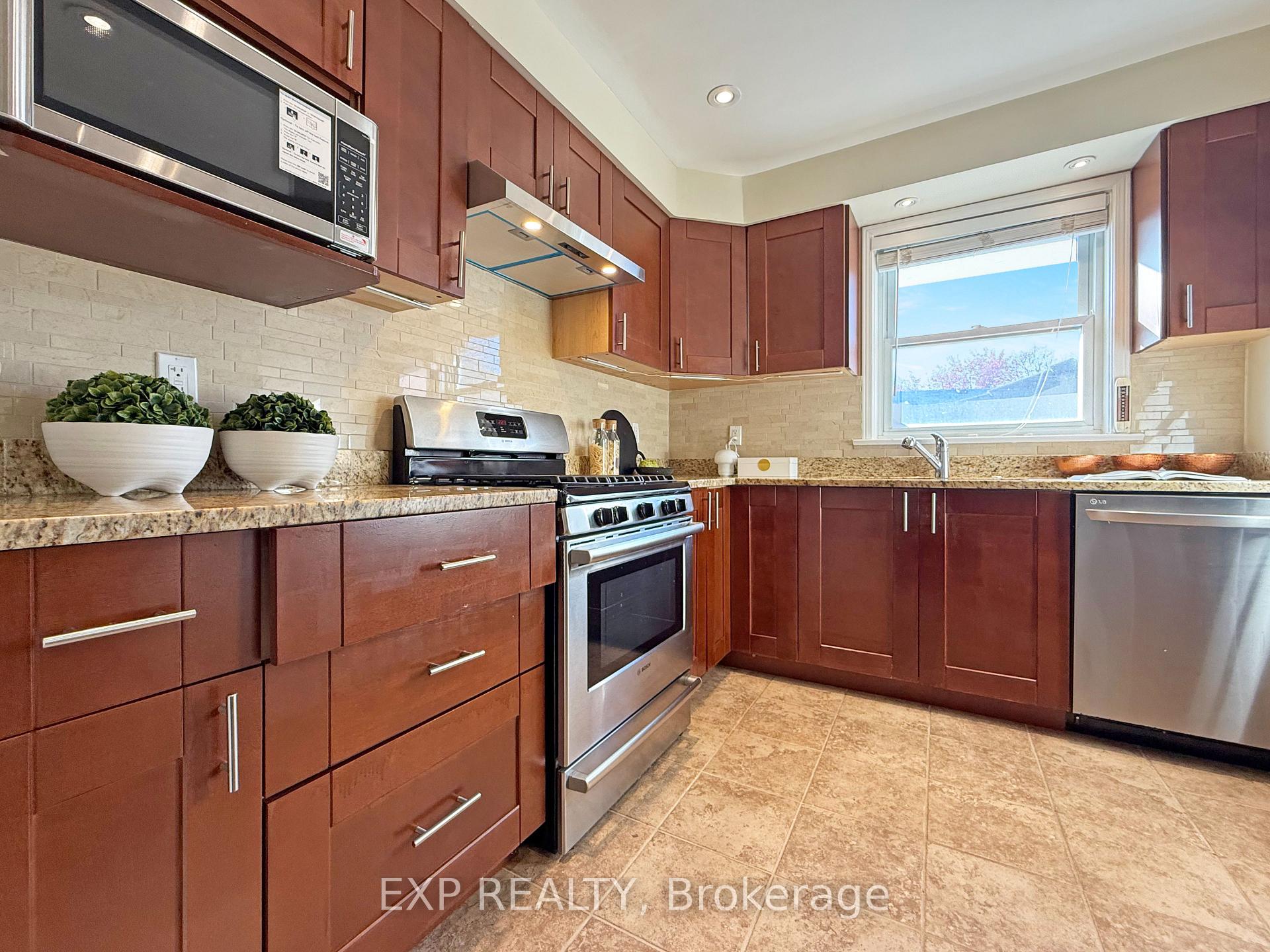 Photo 9 of 81 Meldazy Drive, Scarborough, Bendale — HOMEH